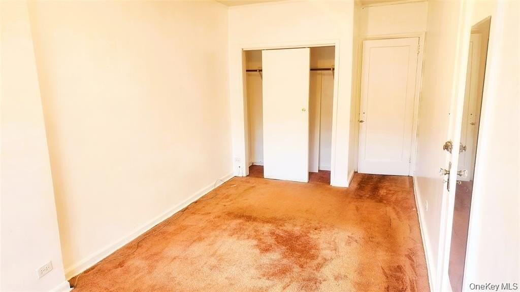 664 Remsen Ave - Photo 6 of 36