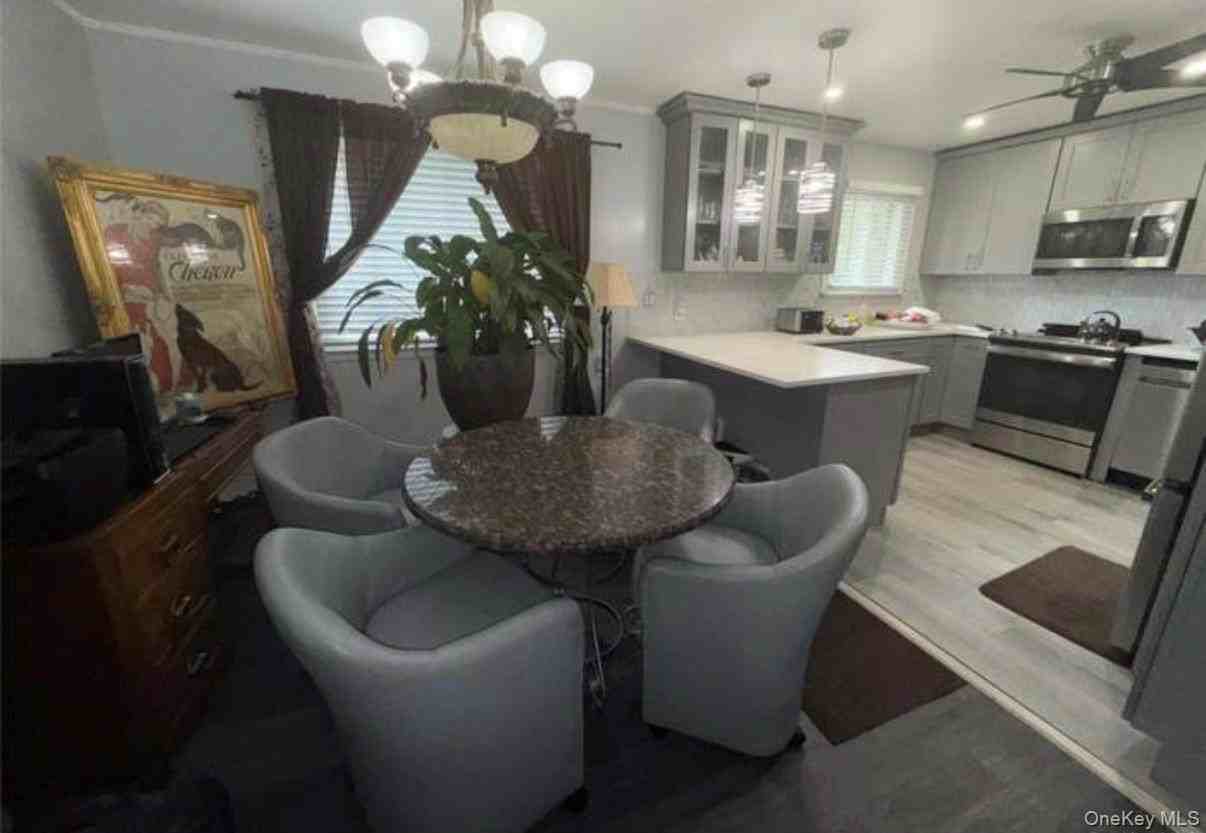 82 Schenectady Ave - Photo 5 of 6