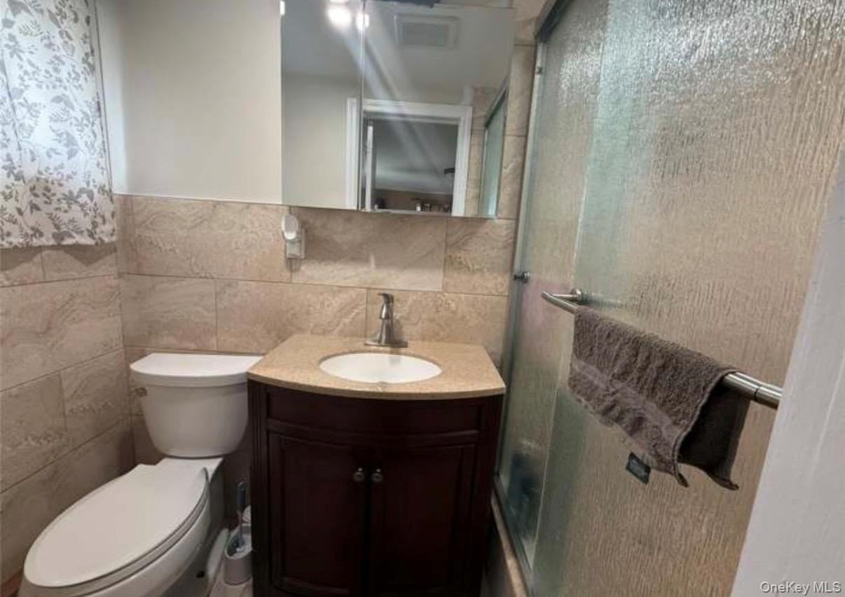 82 Schenectady Ave - Photo 6 of 6