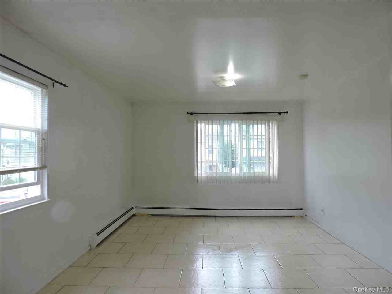 235 Fieldmere St - Photo 2 of 12
