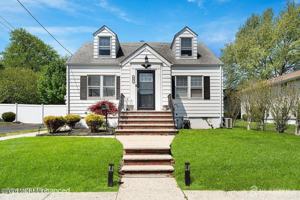 featured image of 585 Bamford Ave