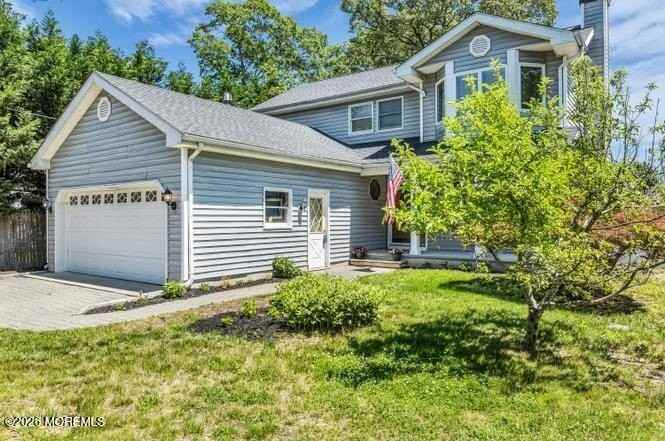 51 Venice Dr - Photo 2 of 25