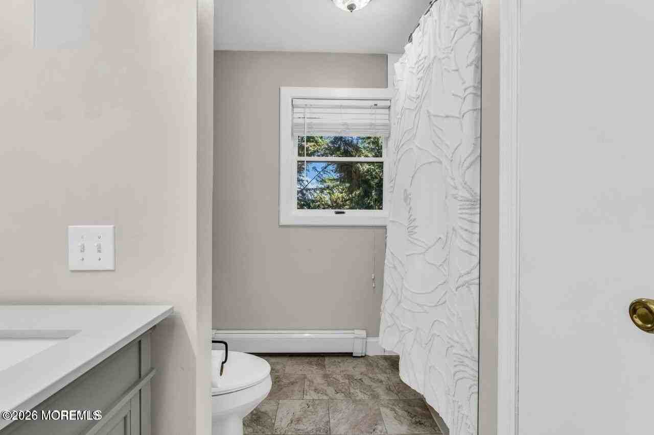 51 Venice Dr - Photo 5 of 25