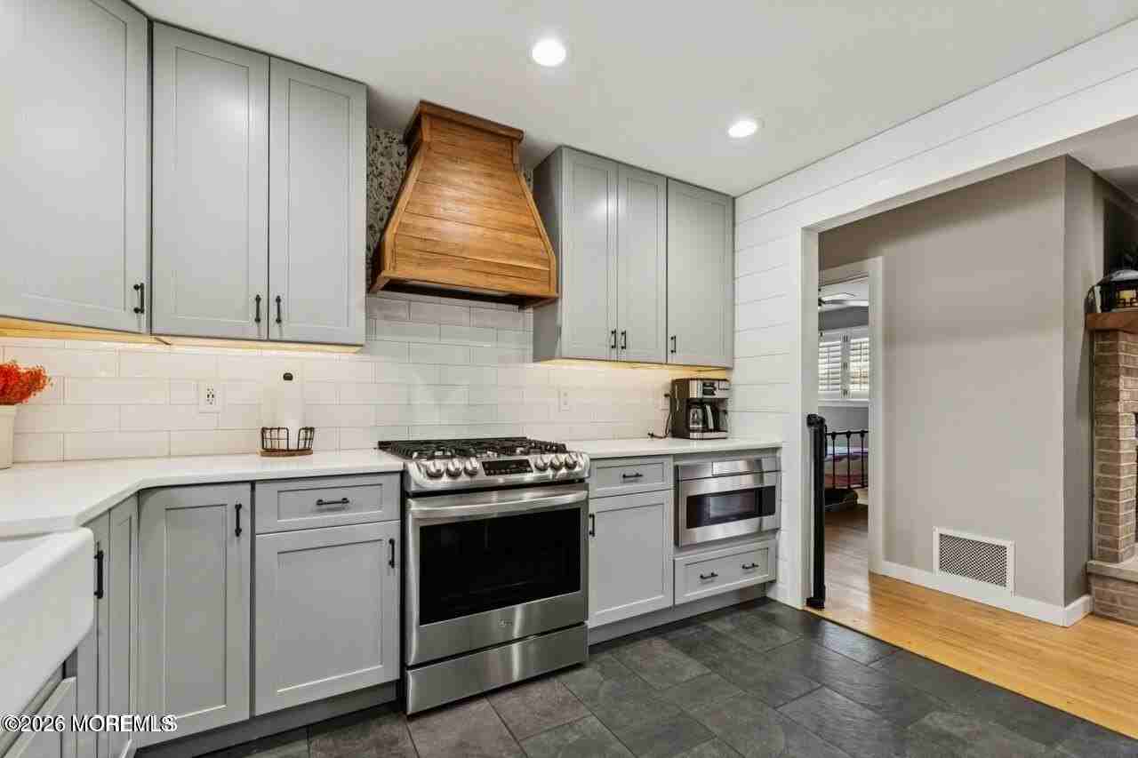 85 Coral Dr - Photo 3 of 22