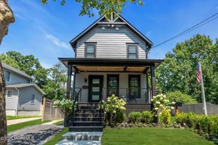 902 Central Ave - Photo 1 of 1