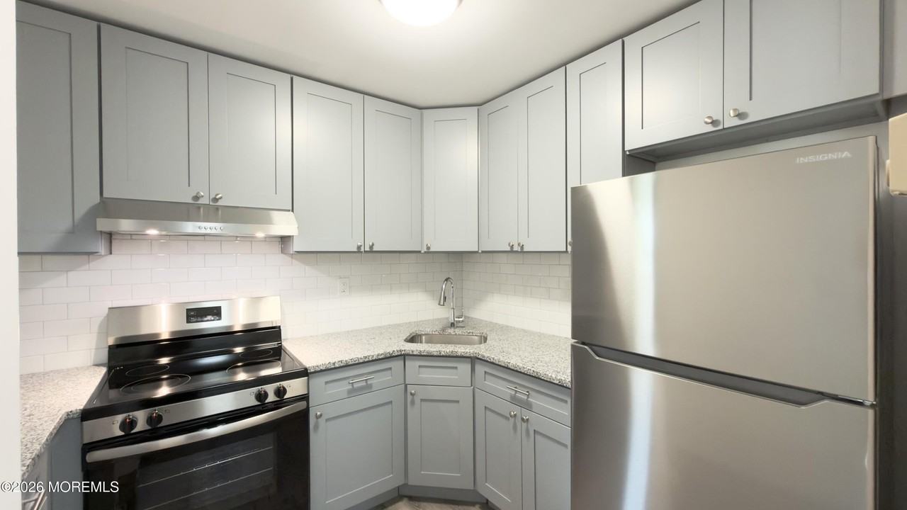 91 Arrowood Rd #D - Photo 3 of 23