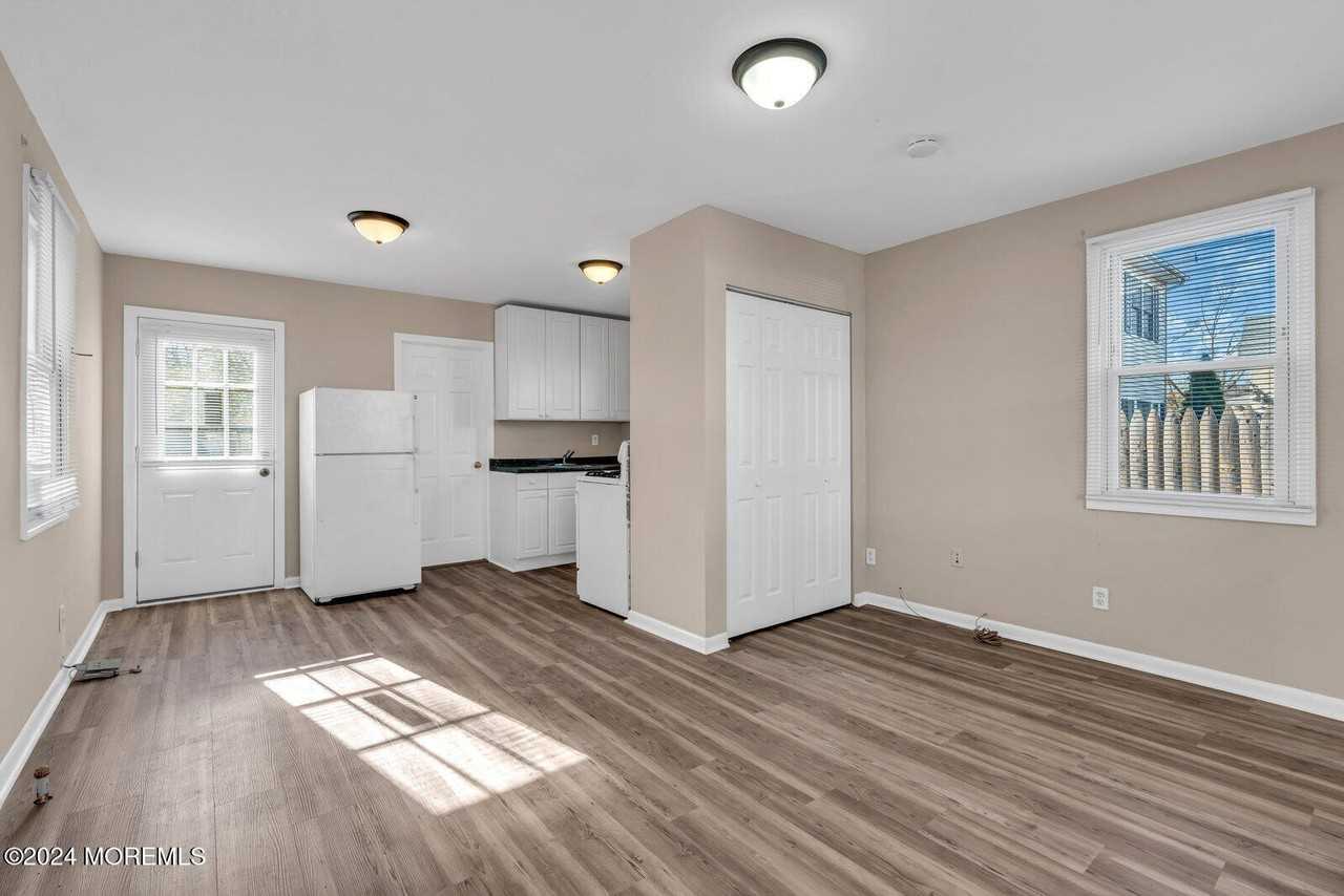 33 Drs James Parker Blvd - Photo 2 of 16