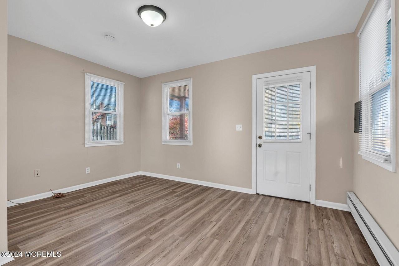 33 Drs James Parker Blvd - Photo 3 of 16