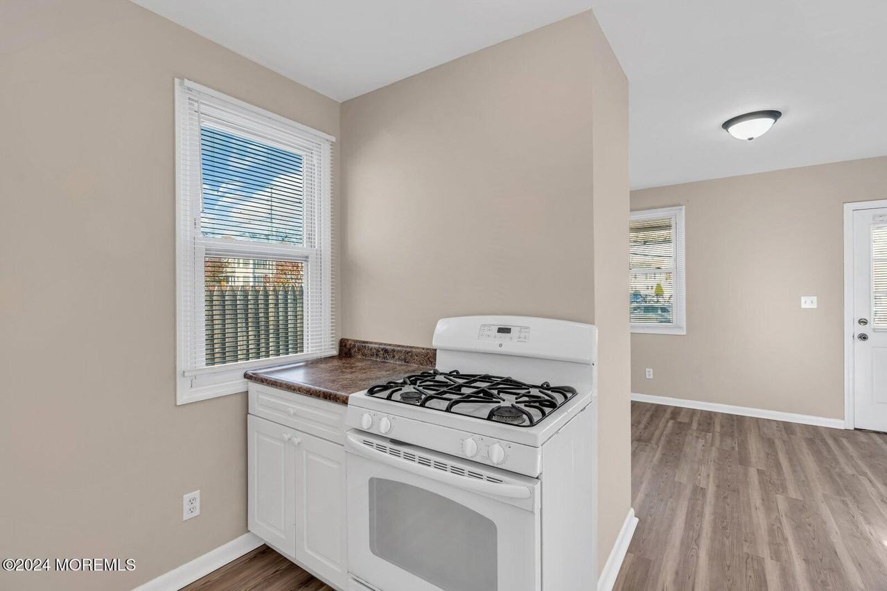 33 Drs James Parker Blvd - Photo 7 of 16