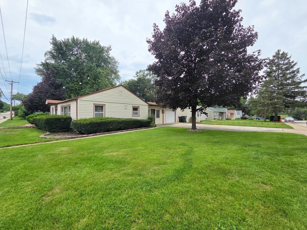 336 E Orchard St - Photo 2 of 31