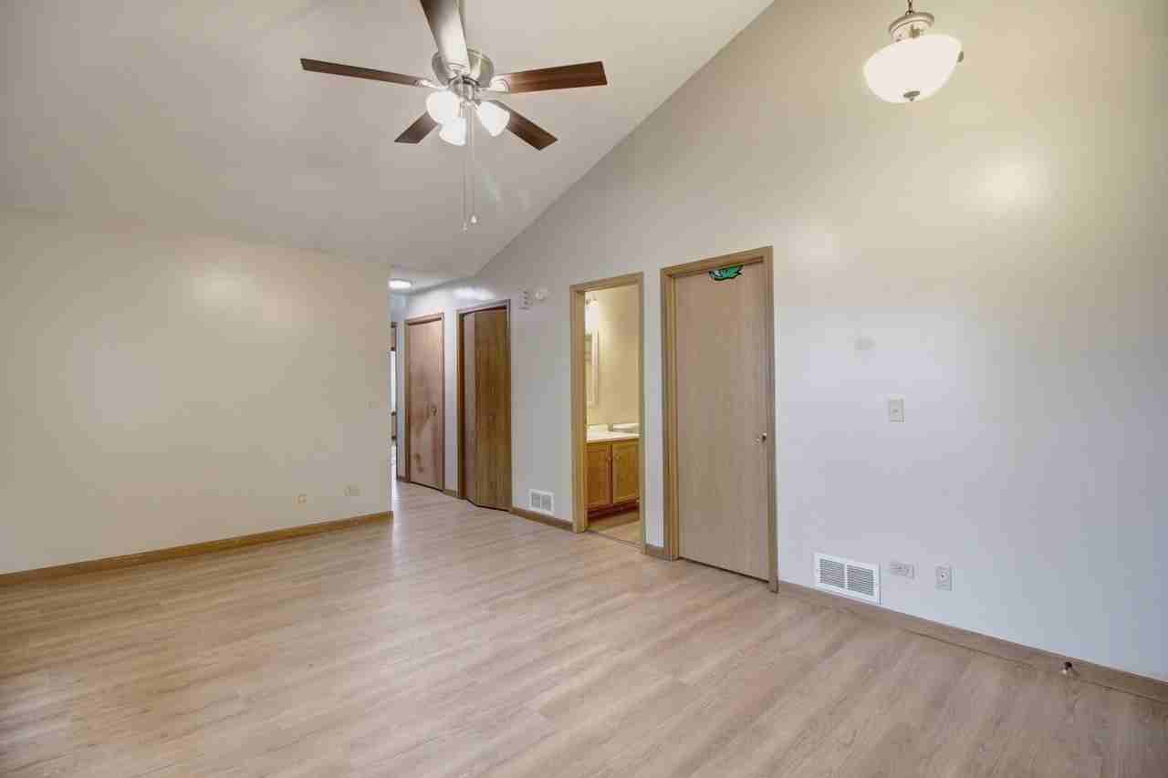 1324 Post Oak Ct - Photo 3 of 13