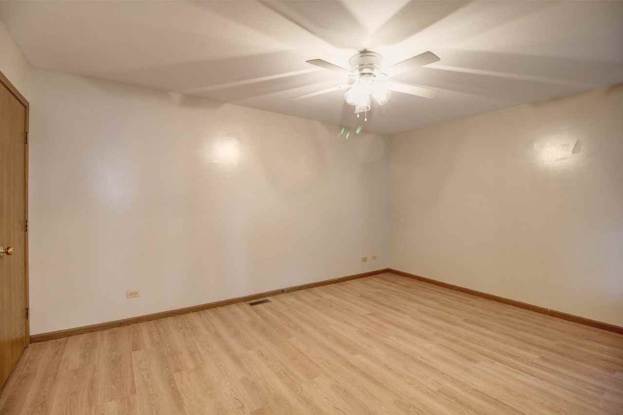 1324 Post Oak Ct - Photo 6 of 13