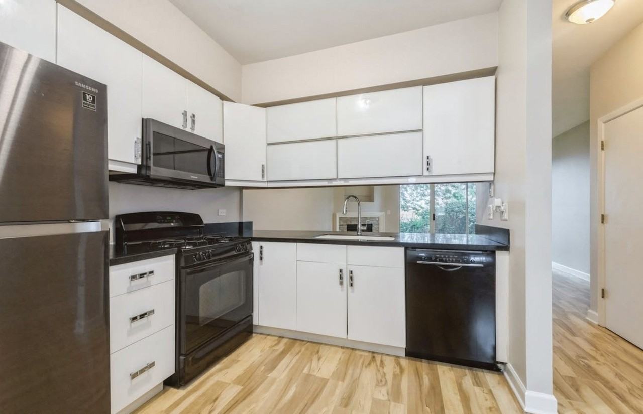 533 Woodhaven Dr #533 - Photo 2 of 10