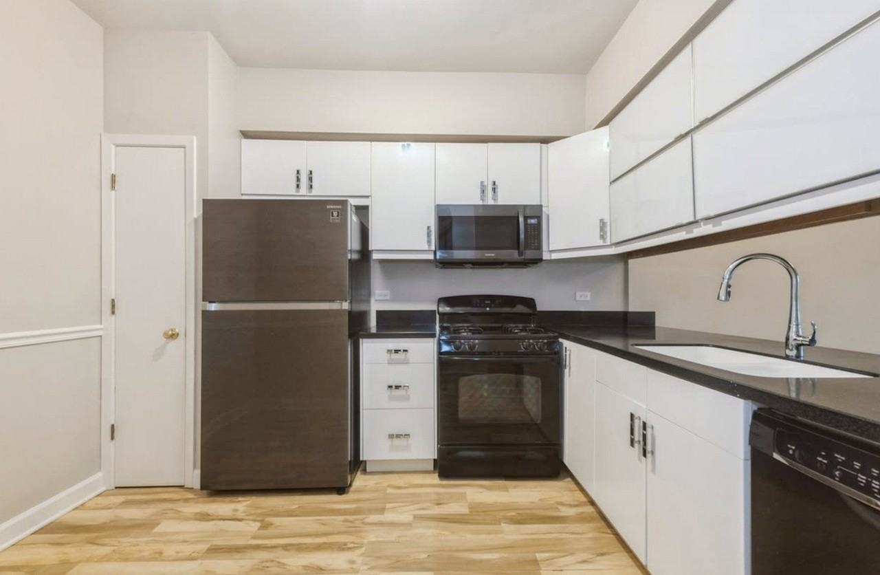 533 Woodhaven Dr #533 - Photo 3 of 10