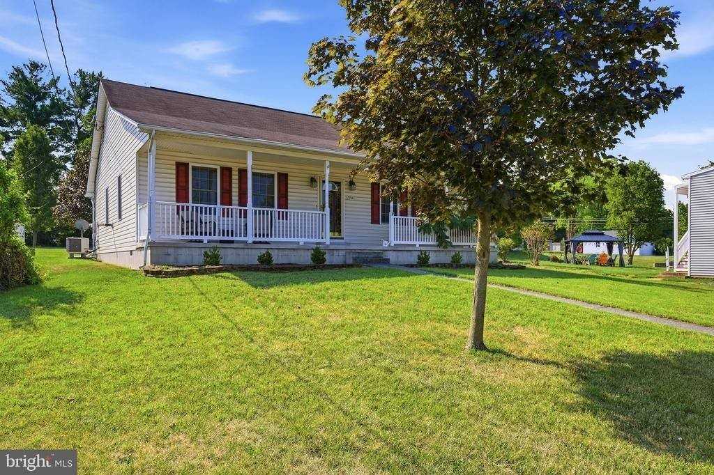 7984 Main St - Photo 2 of 36
