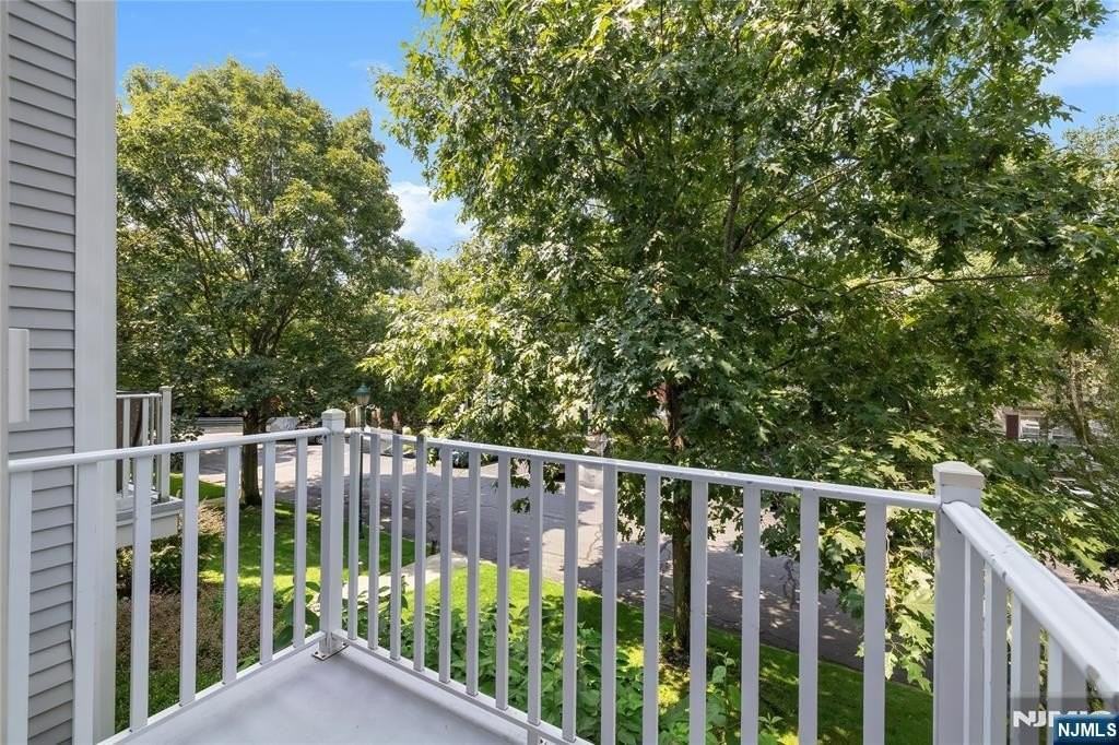 2249 Margaret Ct - Photo 6 of 29