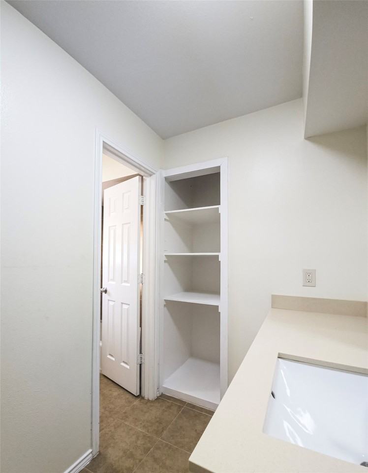 7618 Thistle Ln - Photo 5 of 14