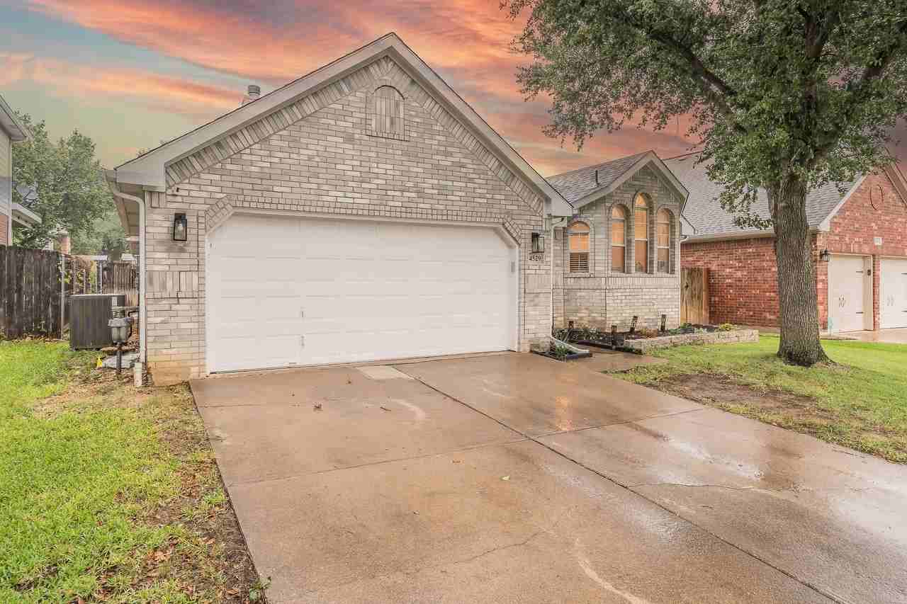 4529 Angelina Way - Photo 2 of 35