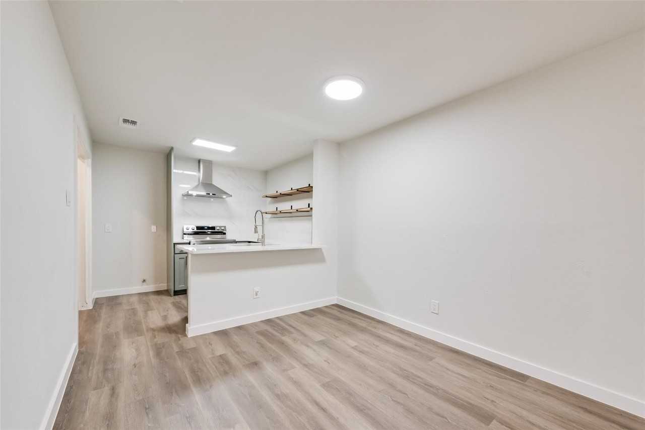 1000 Mary St - Photo 7 of 22
