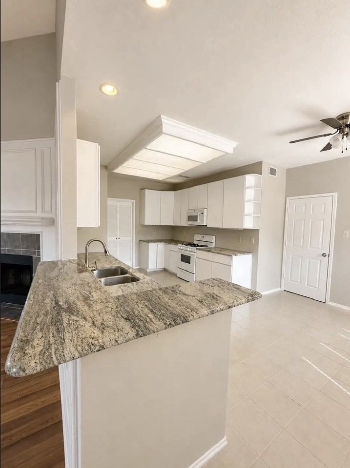 2401 Autumndale Dr - Photo 4 of 18