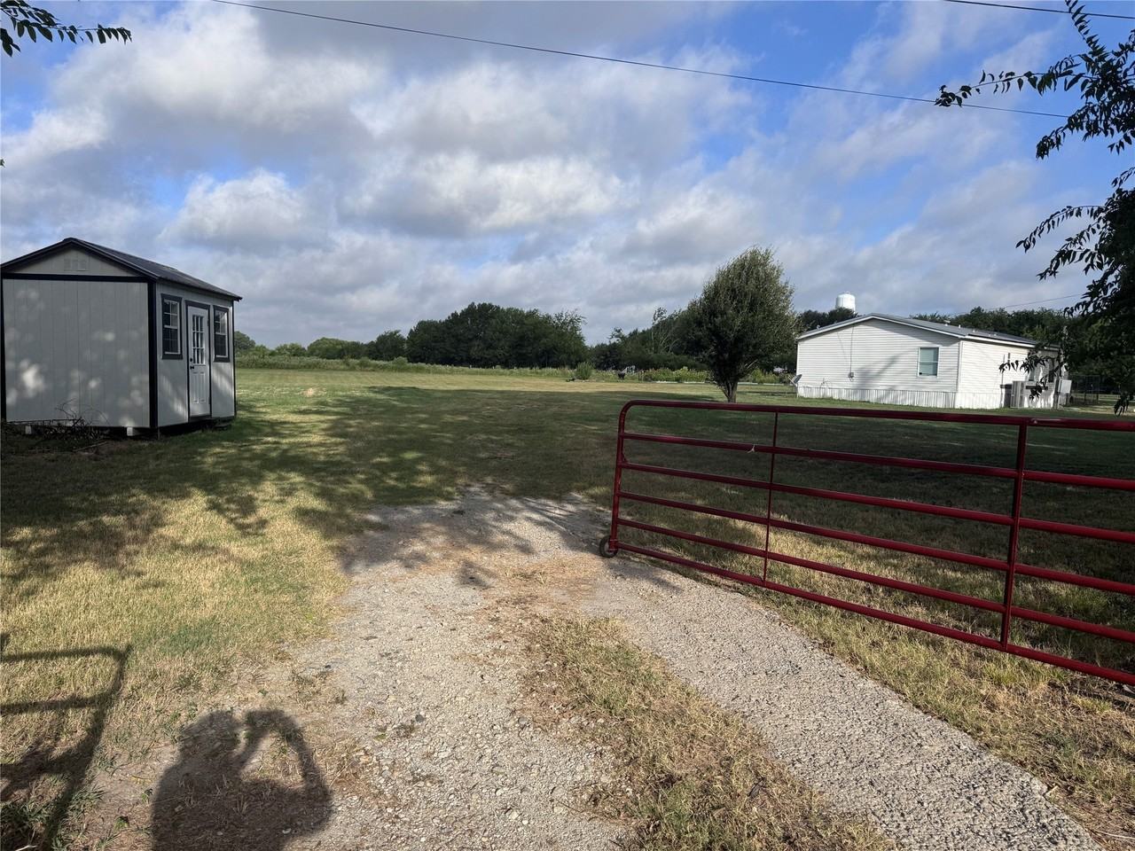 2612 Fm 751 - Photo 2 of 26