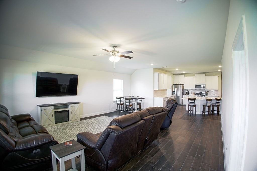 4174 Beamer Dr - Photo 3 of 18