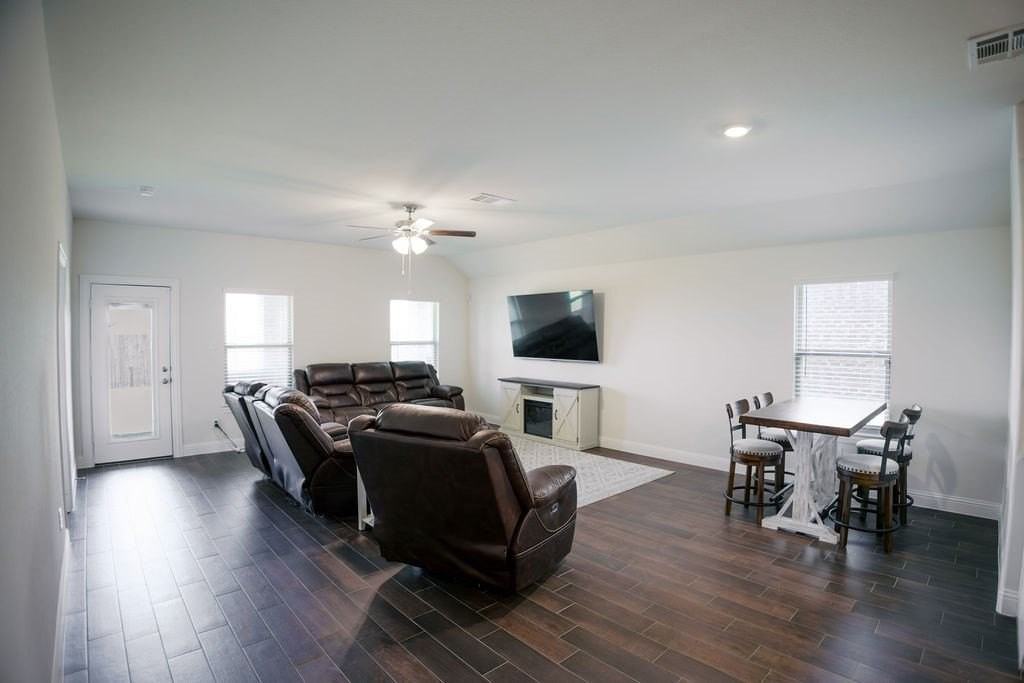 4174 Beamer Dr - Photo 4 of 18
