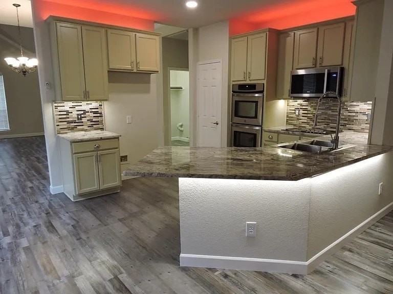 403 Colony Dr - Photo 5 of 14