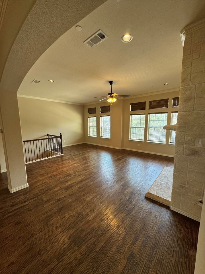 6464 Naples Dr - Photo 5 of 21