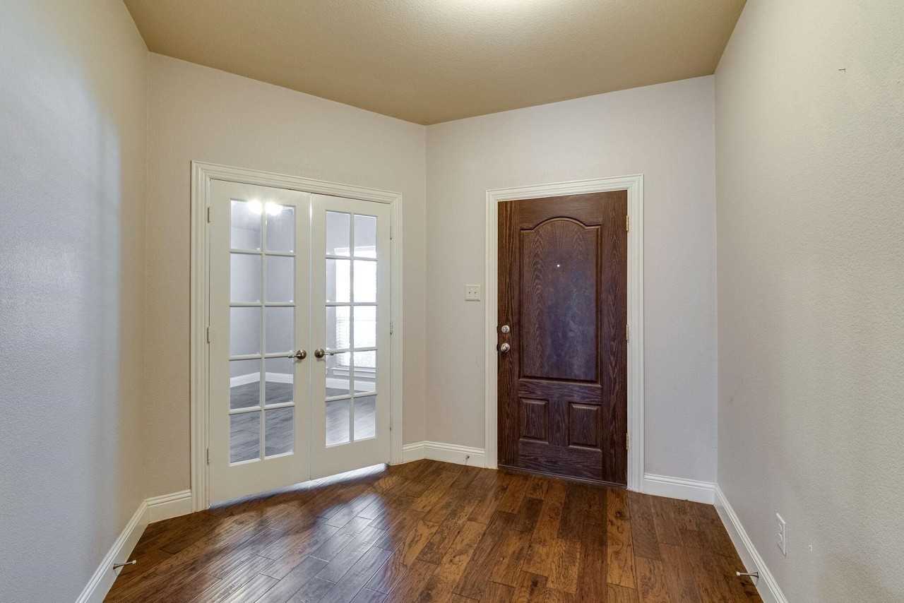 3801 Tunstall Dr - Photo 4 of 38