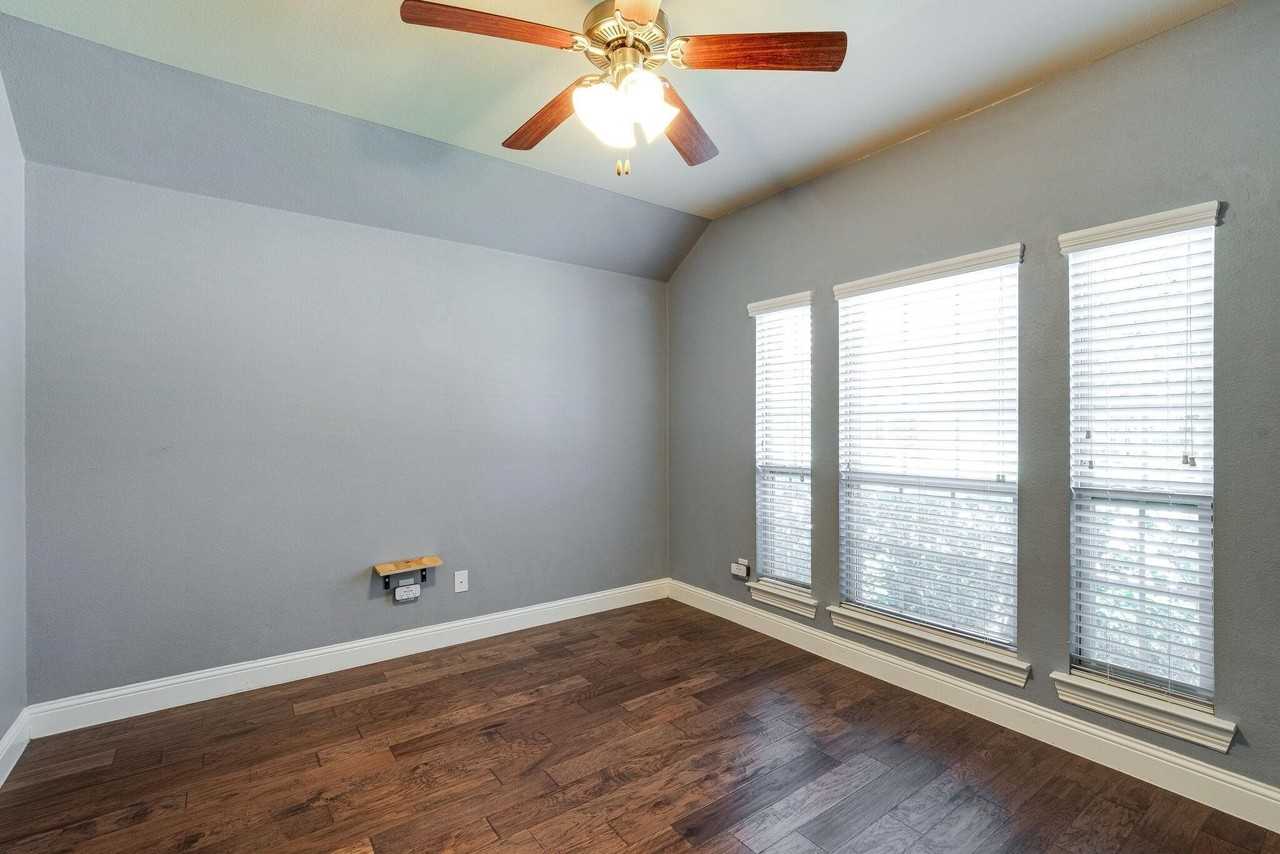 3801 Tunstall Dr - Photo 6 of 38