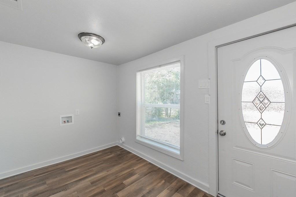505 N Lamar St - Photo 5 of 30