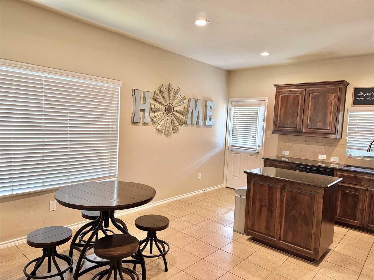 1068 Meadow Scape Dr - Photo 7 of 15