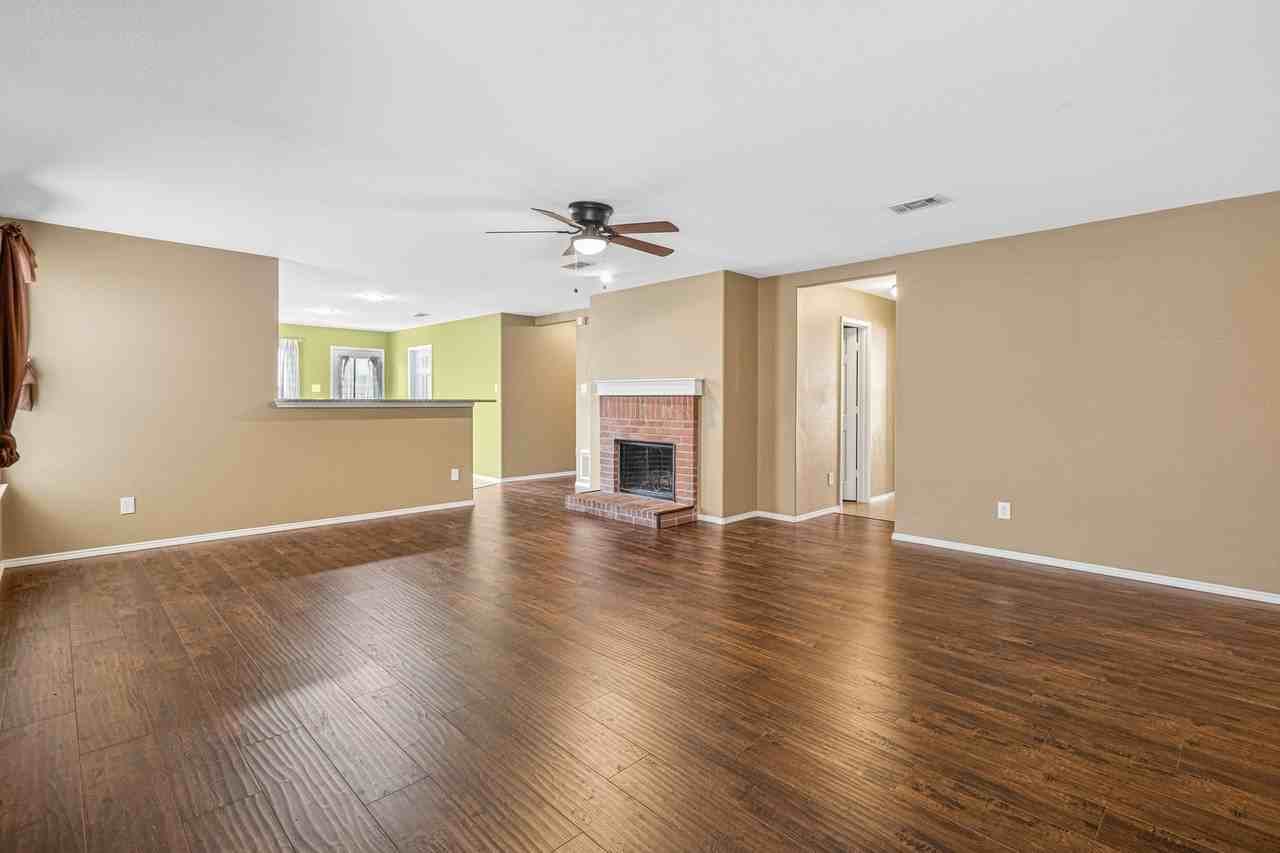 12947 Michelle Dr - Photo 4 of 29