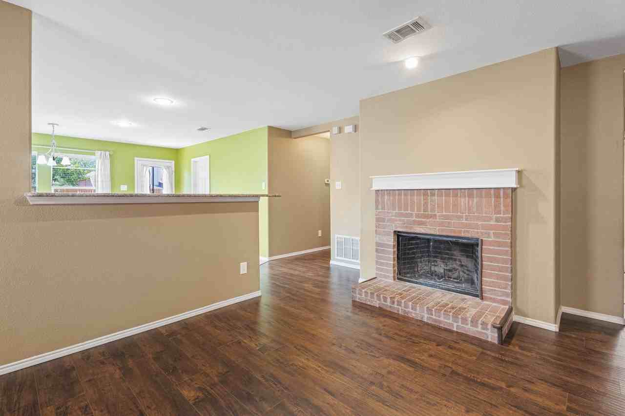 12947 Michelle Dr - Photo 5 of 29