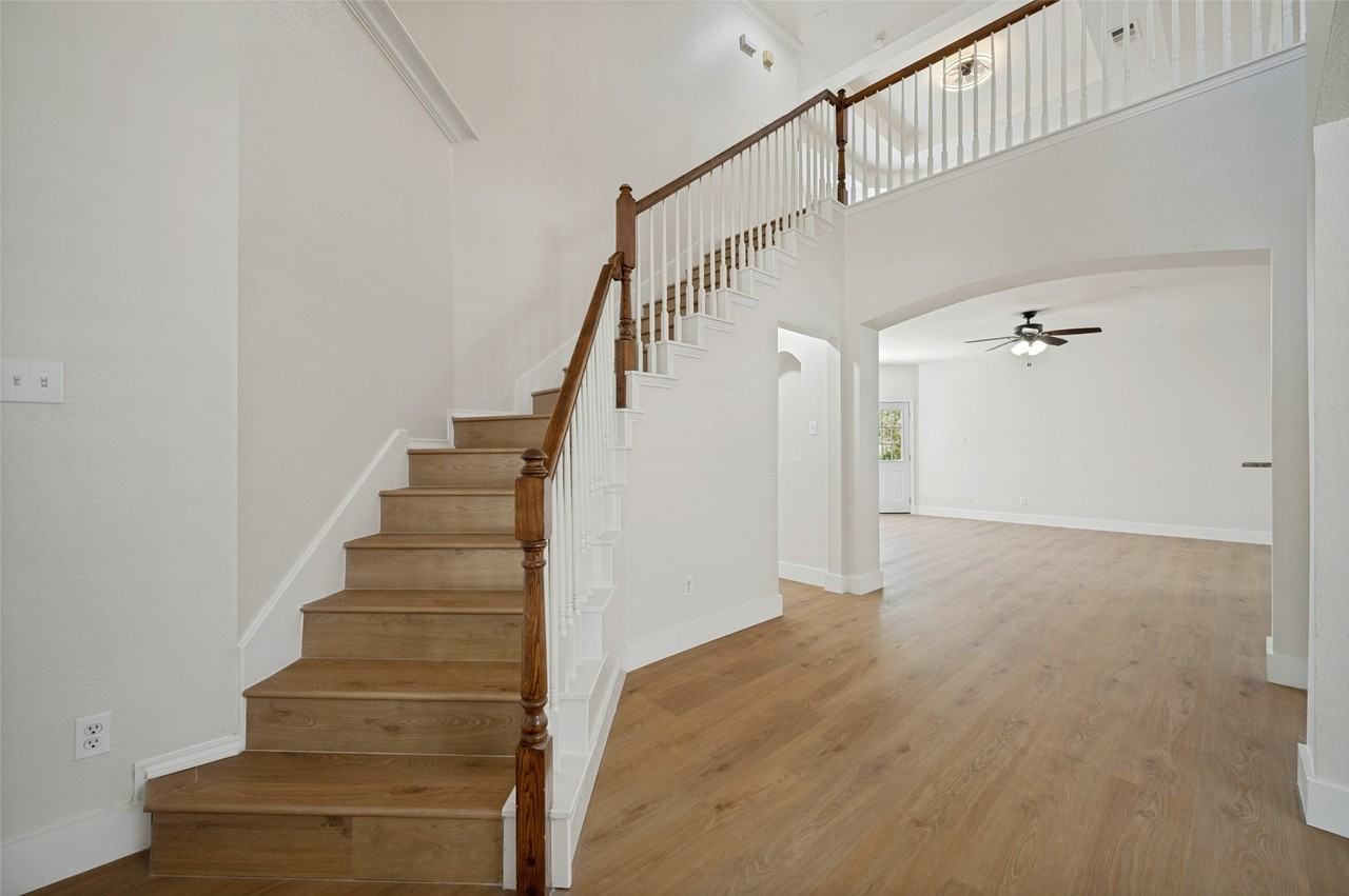 7140 Bryce Canyon Dr - Photo 3 of 26