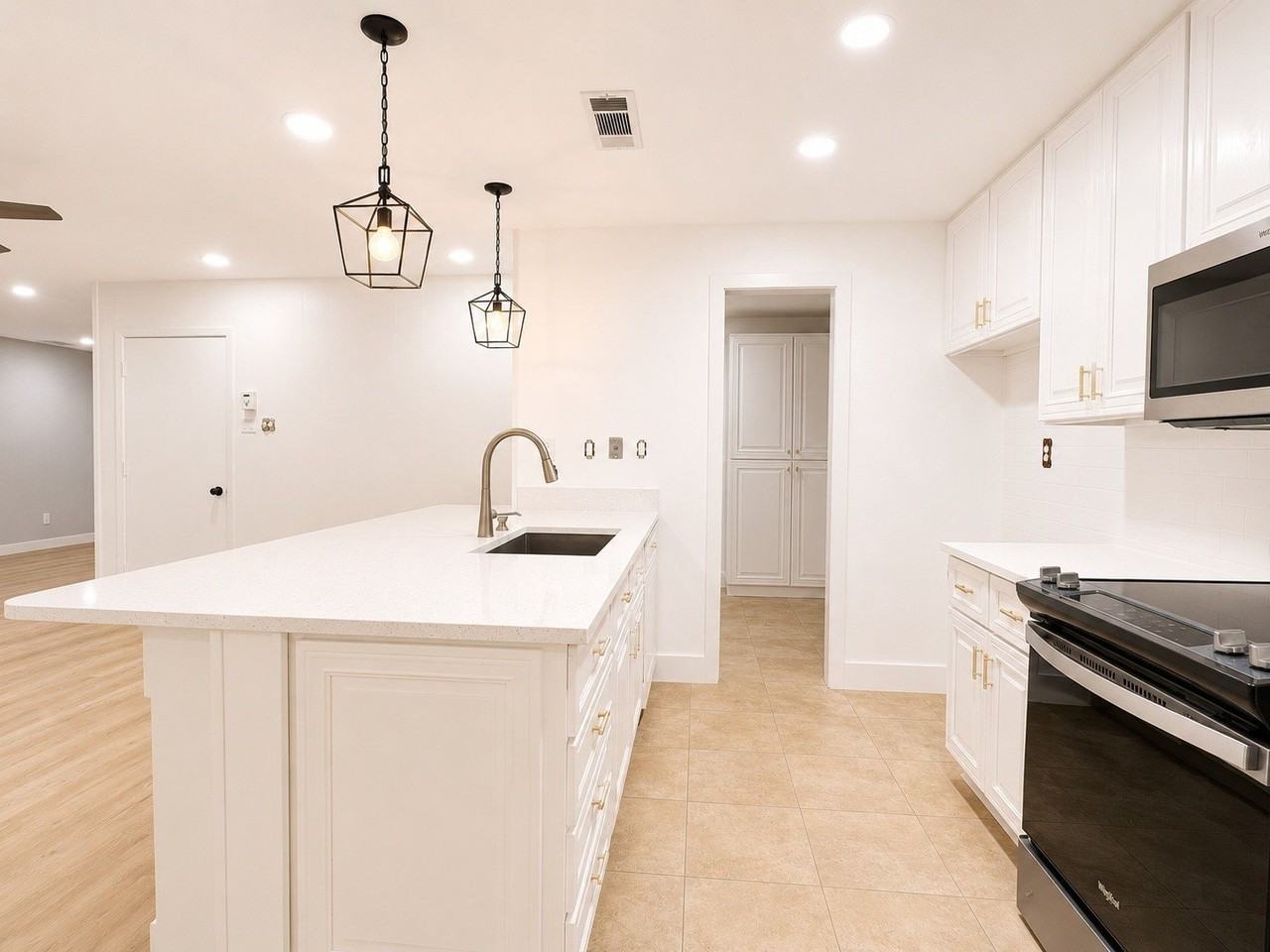 1604 Lorrie Dr - Photo 5 of 19