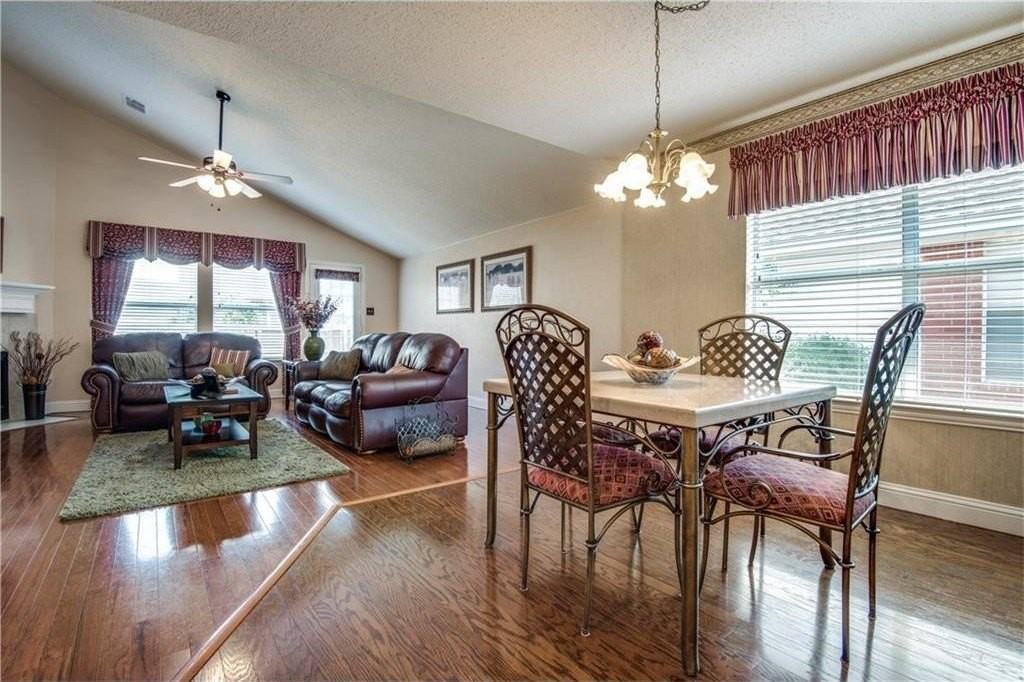 5116 Boxwood Ln - Photo 4 of 15