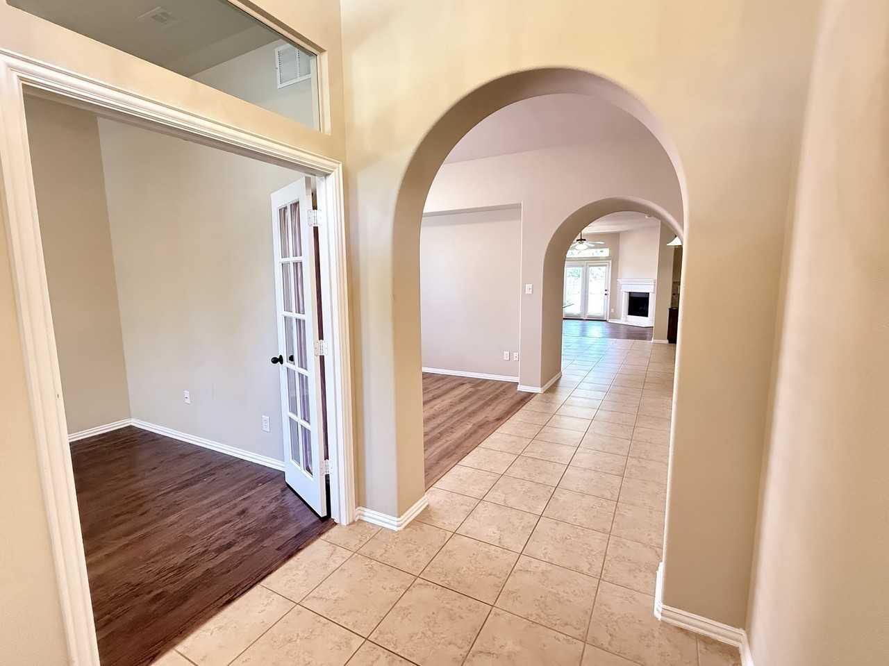 2612 Patriot Dr - Photo 4 of 37