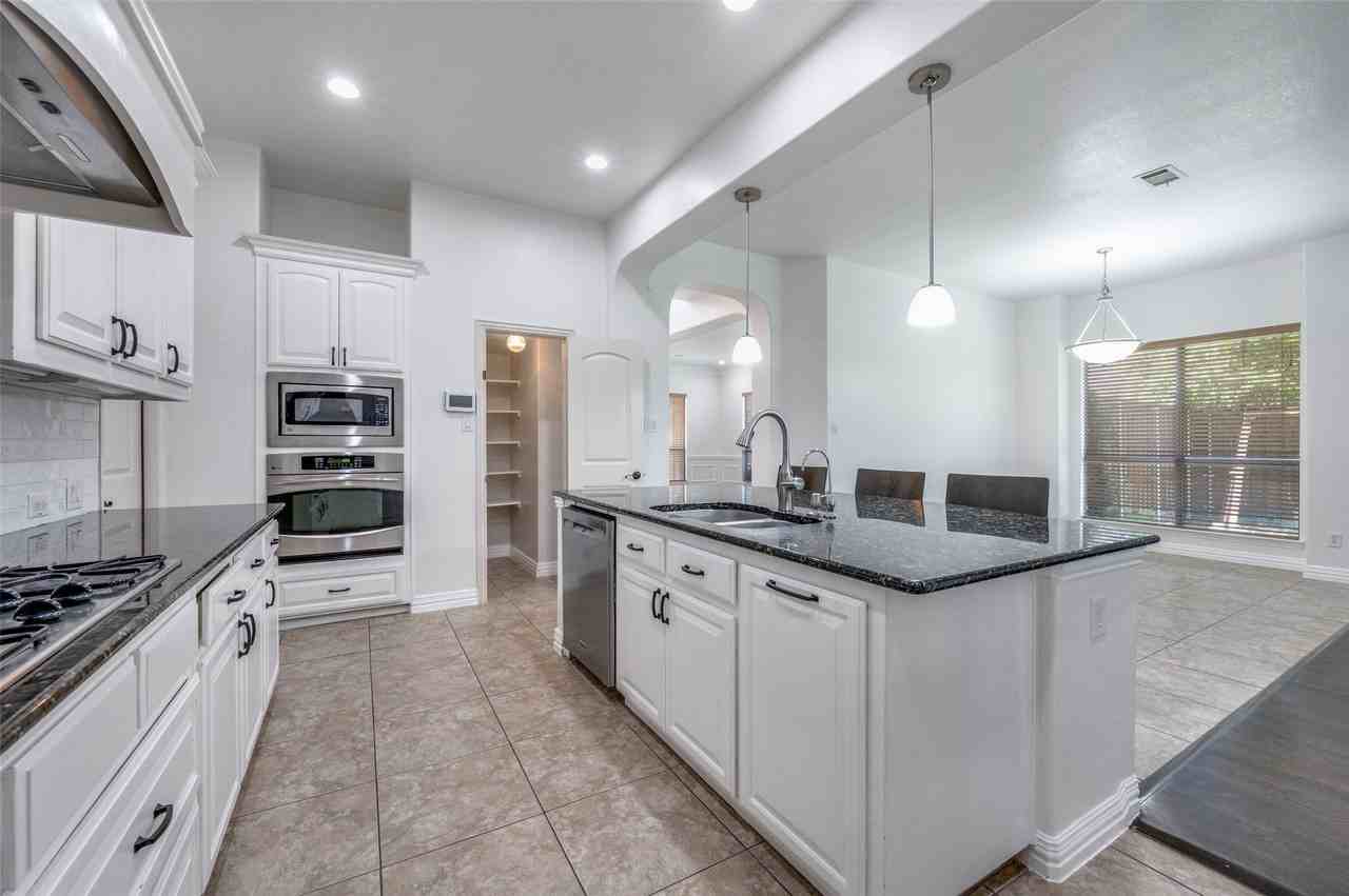 2043 Loma Alta Dr - Photo 4 of 23