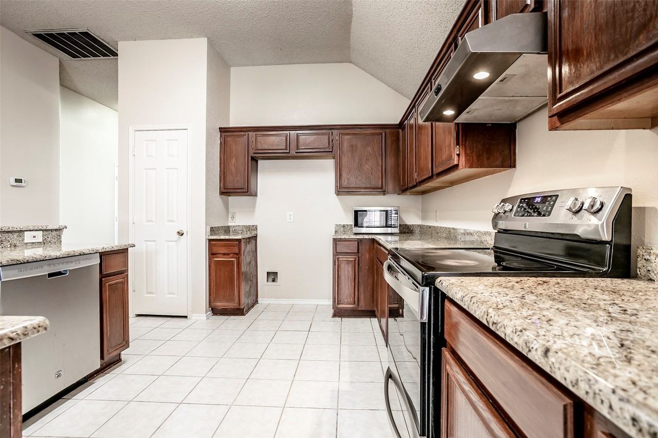206 Meredith Ct - Photo 4 of 26