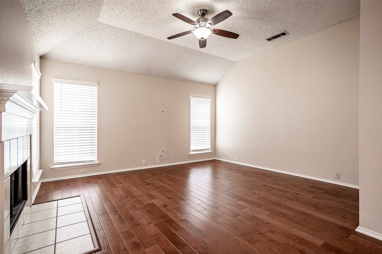 206 Meredith Ct - Photo 7 of 26