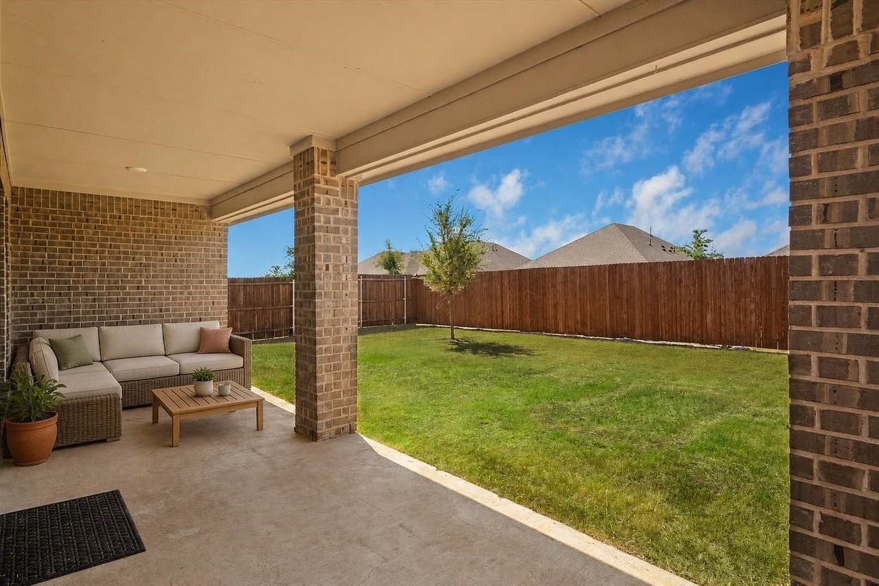 772 Soar Sky Way - Photo 3 of 32