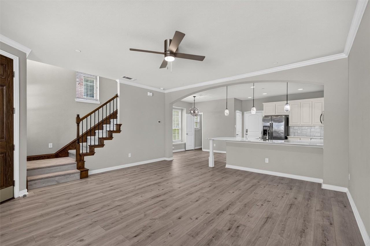 2536 Sarah Ln - Photo 7 of 29