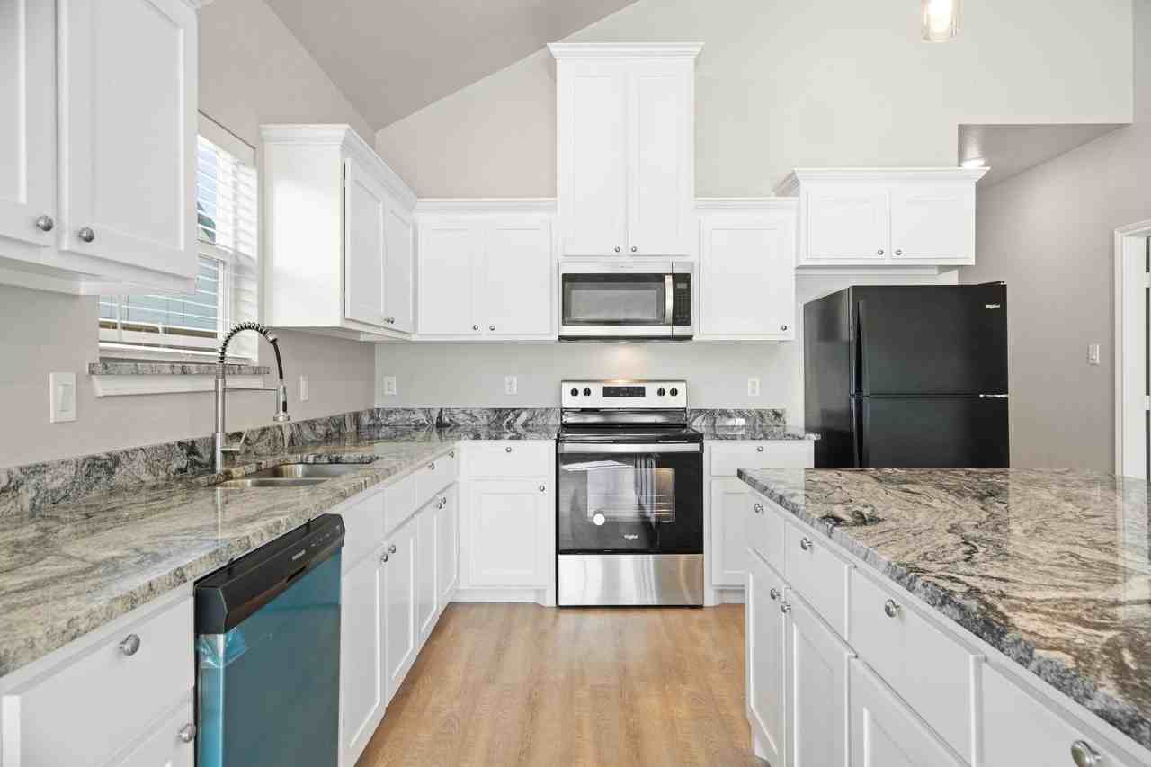 2306 Church St - Photo 5 of 18