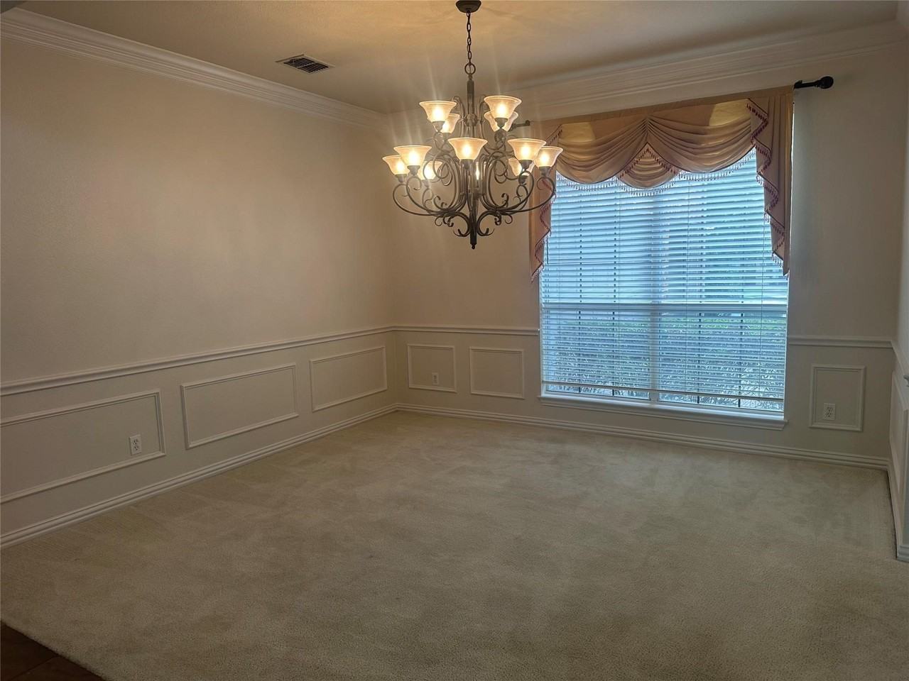 715 Wheaton Ct - Photo 7 of 19