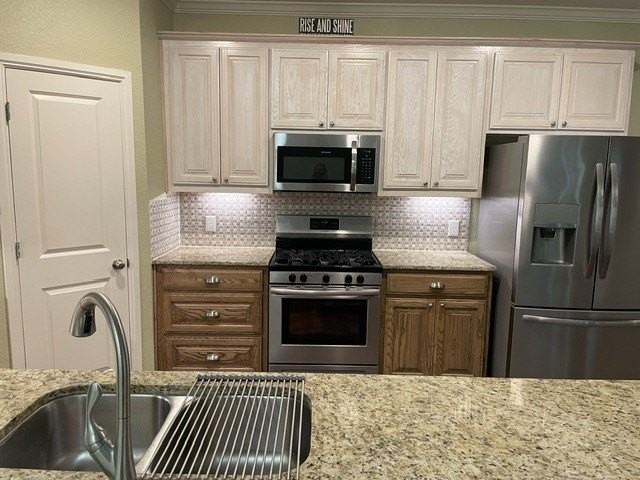 2705 College Ave - Photo 6 of 24