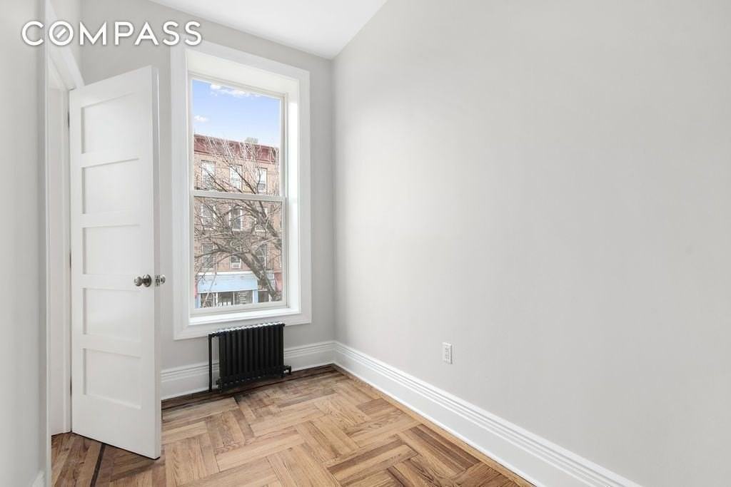 389 7th Ave #1 - Photo 6 of 7