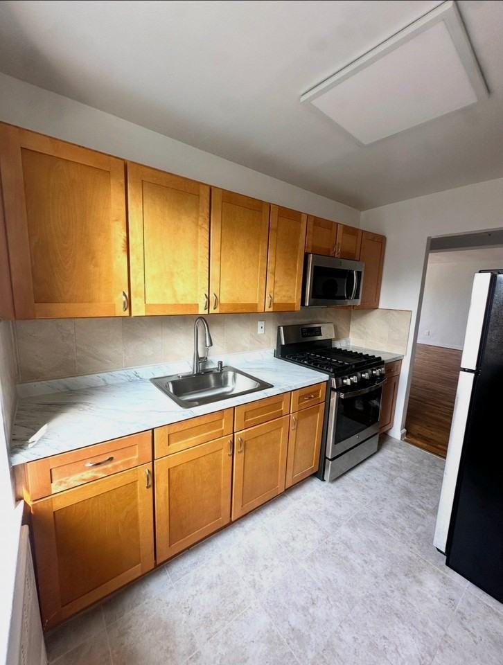 210 Atlantic Ave #B4B - Photo 5 of 13