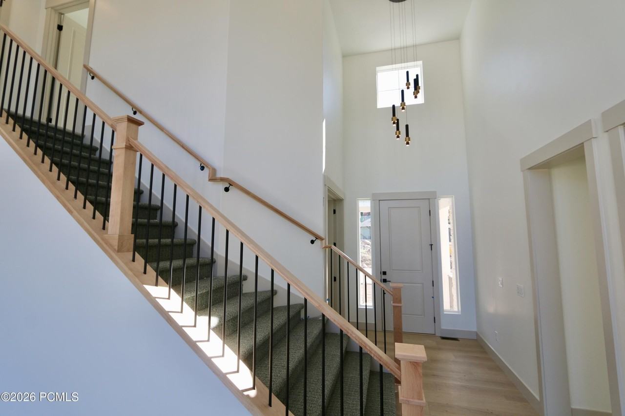 1791 N 460 E - Photo 2 of 38